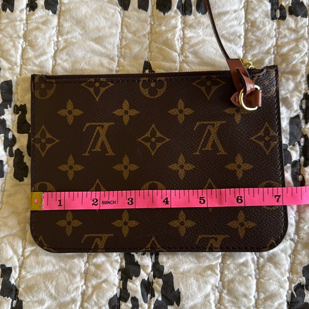 Louis Vuitton Monogram Pochette/wristlet NWOT - Picture 5 of 14
